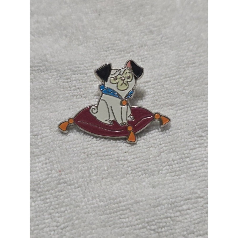 Disney Parks Dogs And Cats‎ Mystery Box Percy Pocahontas Disney Pin